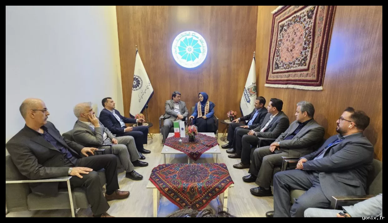 استاندار کرمان از سی‌ودومین نمایشگاه بین‌المللی فرش دستباف بازدید کرد